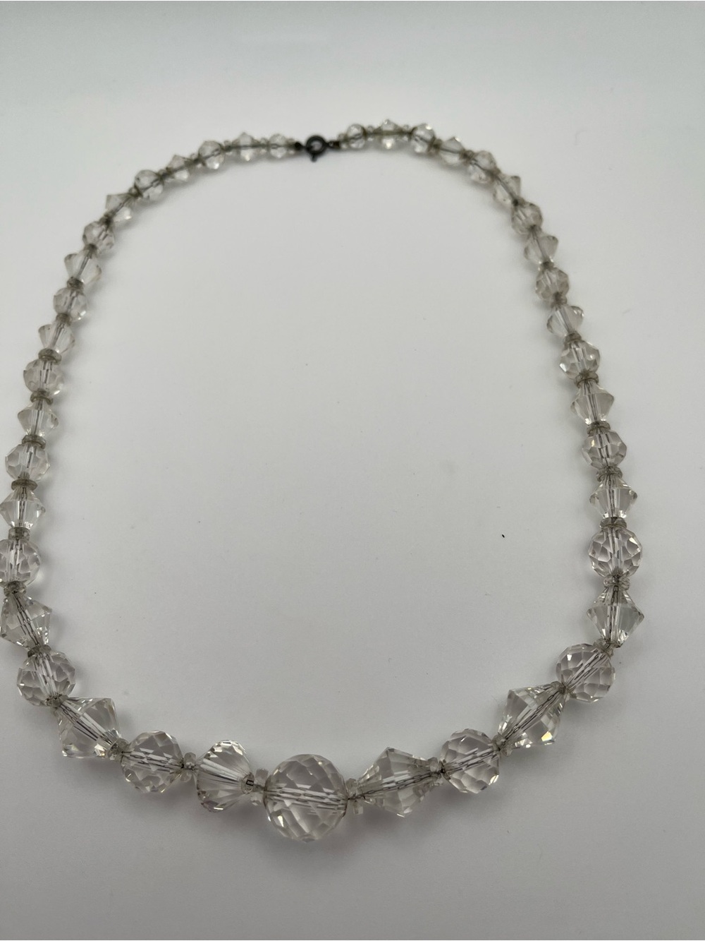 Vintage 1950-60’s Clear Faceted Cut Crystal Graduated Bead Necklace